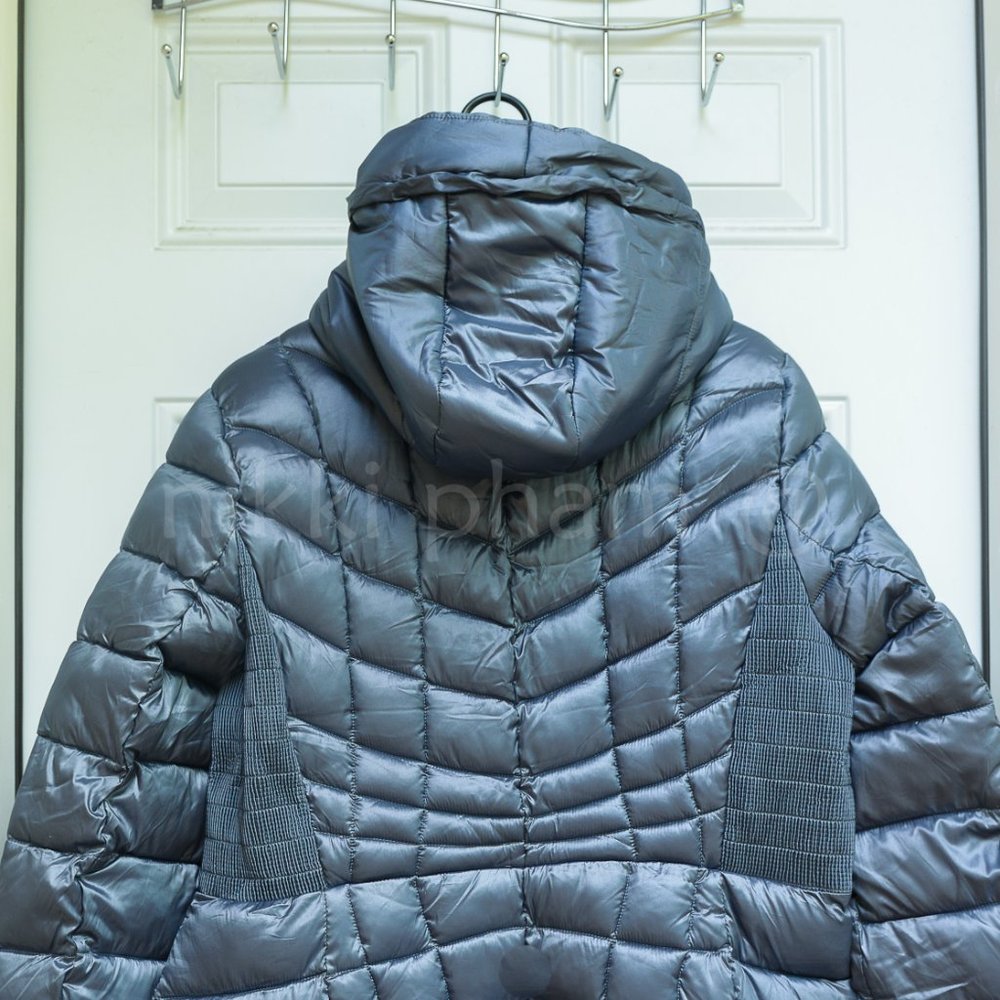 Women Bernardo Ladies Packable Quilted Jacket in blue color - Picture 7 of 8